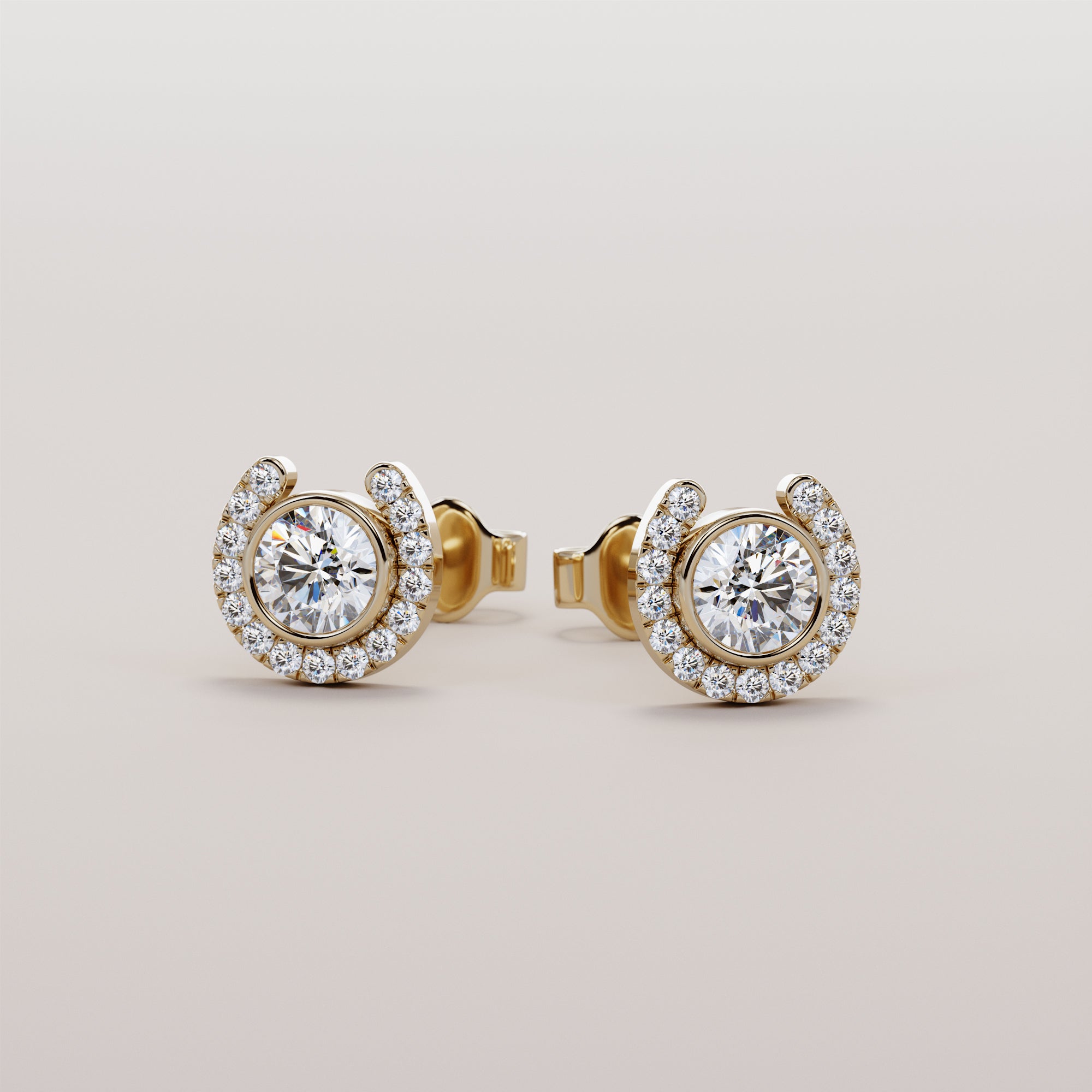 Hoof Earrings With White Center Diamonds - Gold