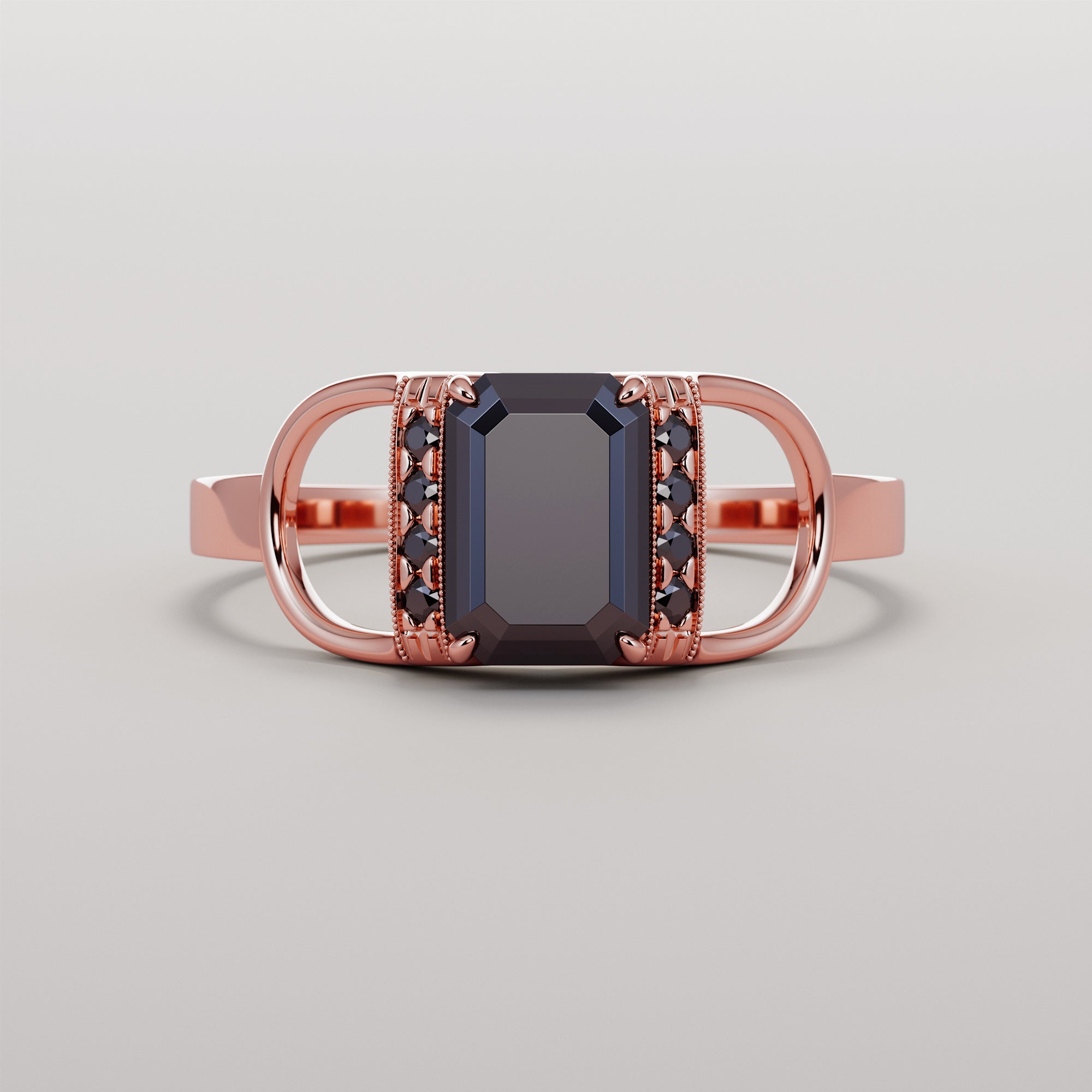 English Stirrups Ring With Cenntral Black Diamonds - Gold