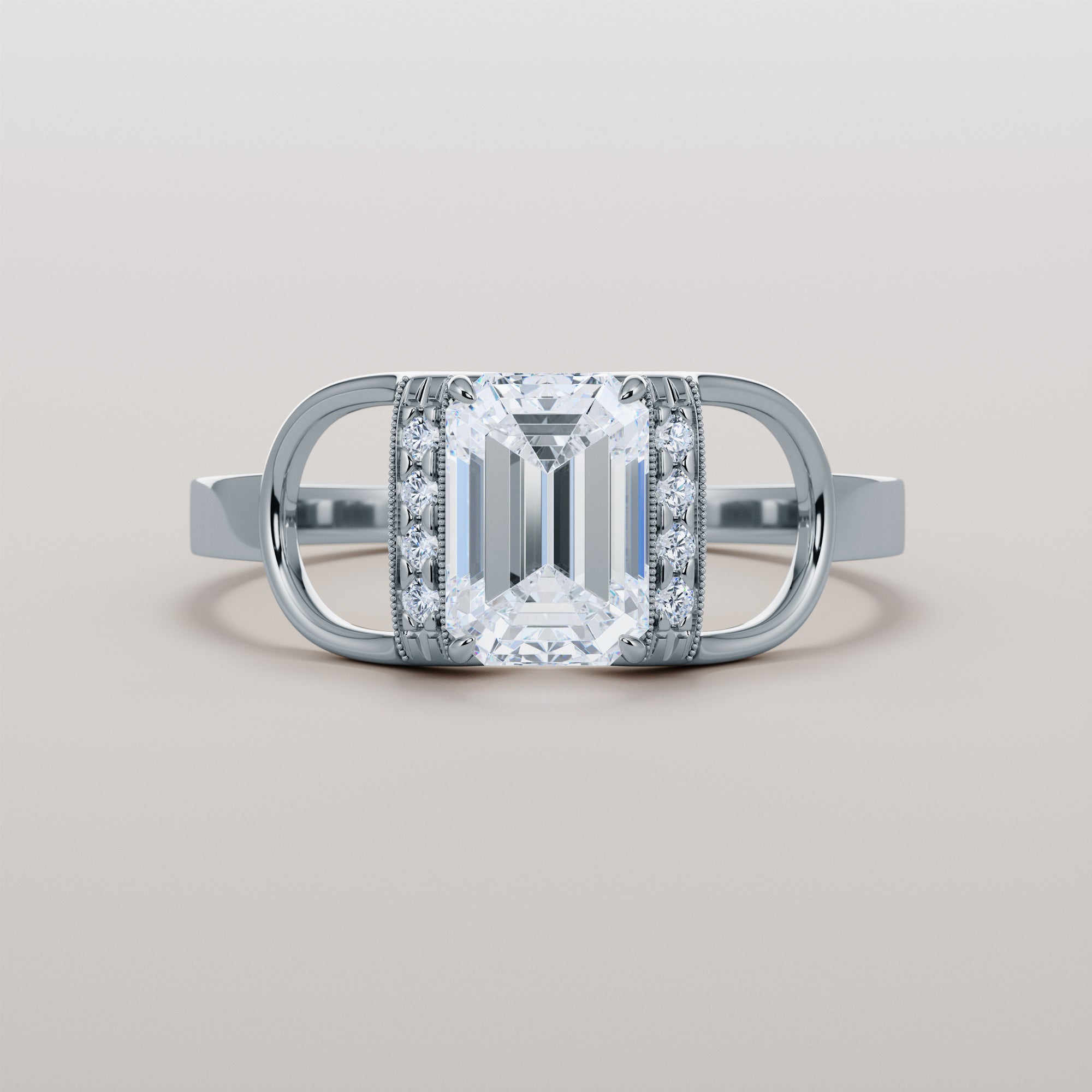 English Stirrups Ring With Cenntral White Diamonds - Gold