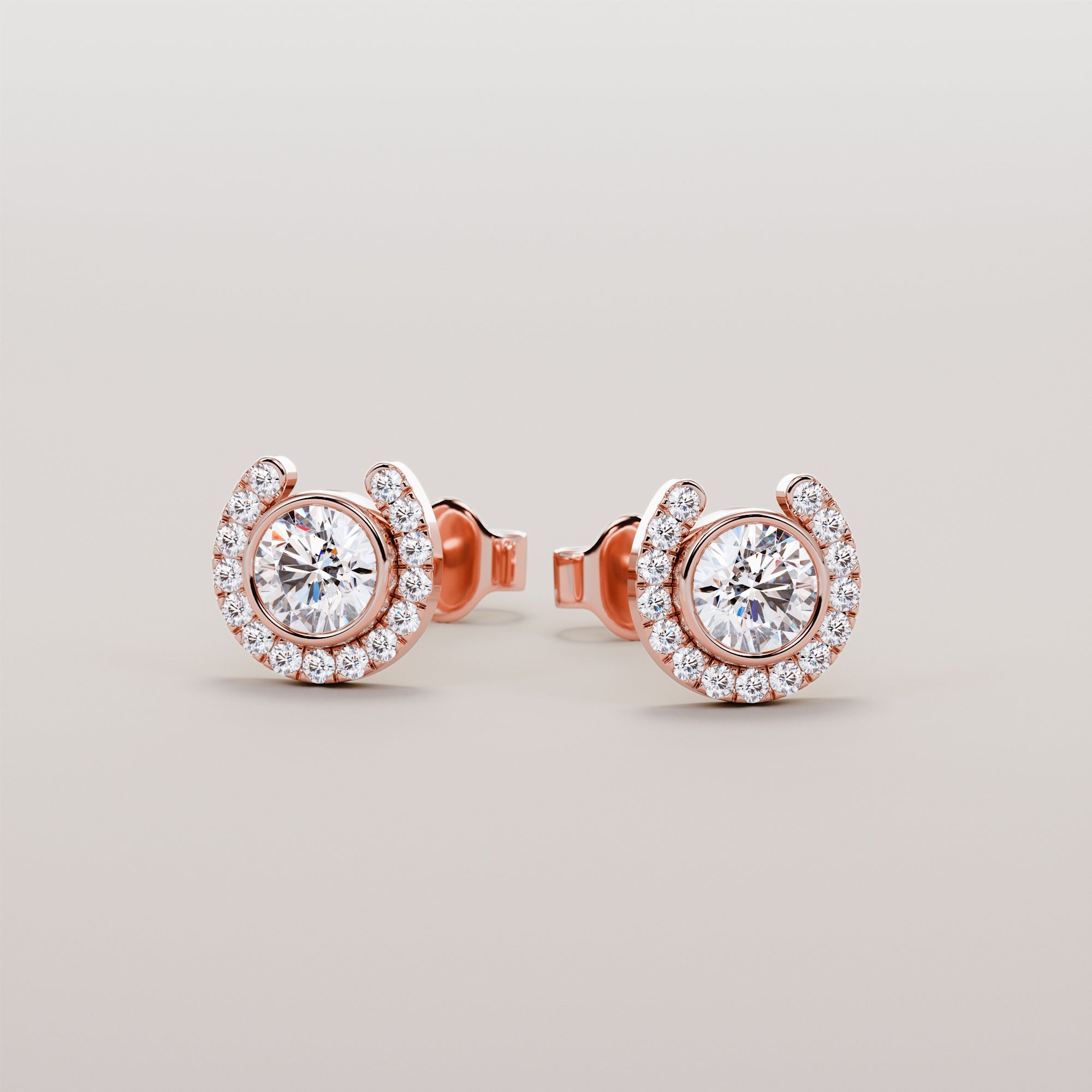 Hoof Earrings With White Center Diamonds - Gold