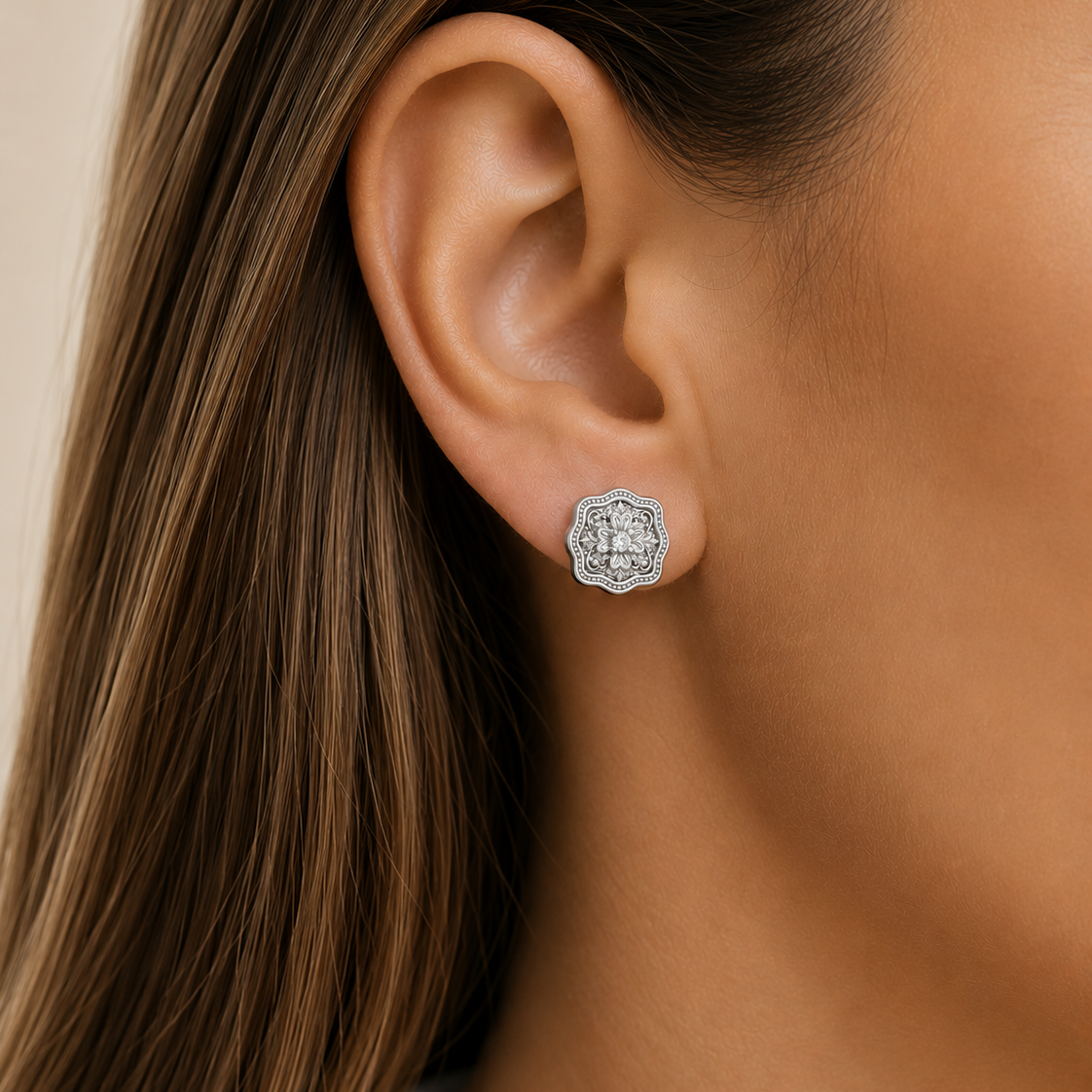 Auren Clover Stud Earrings