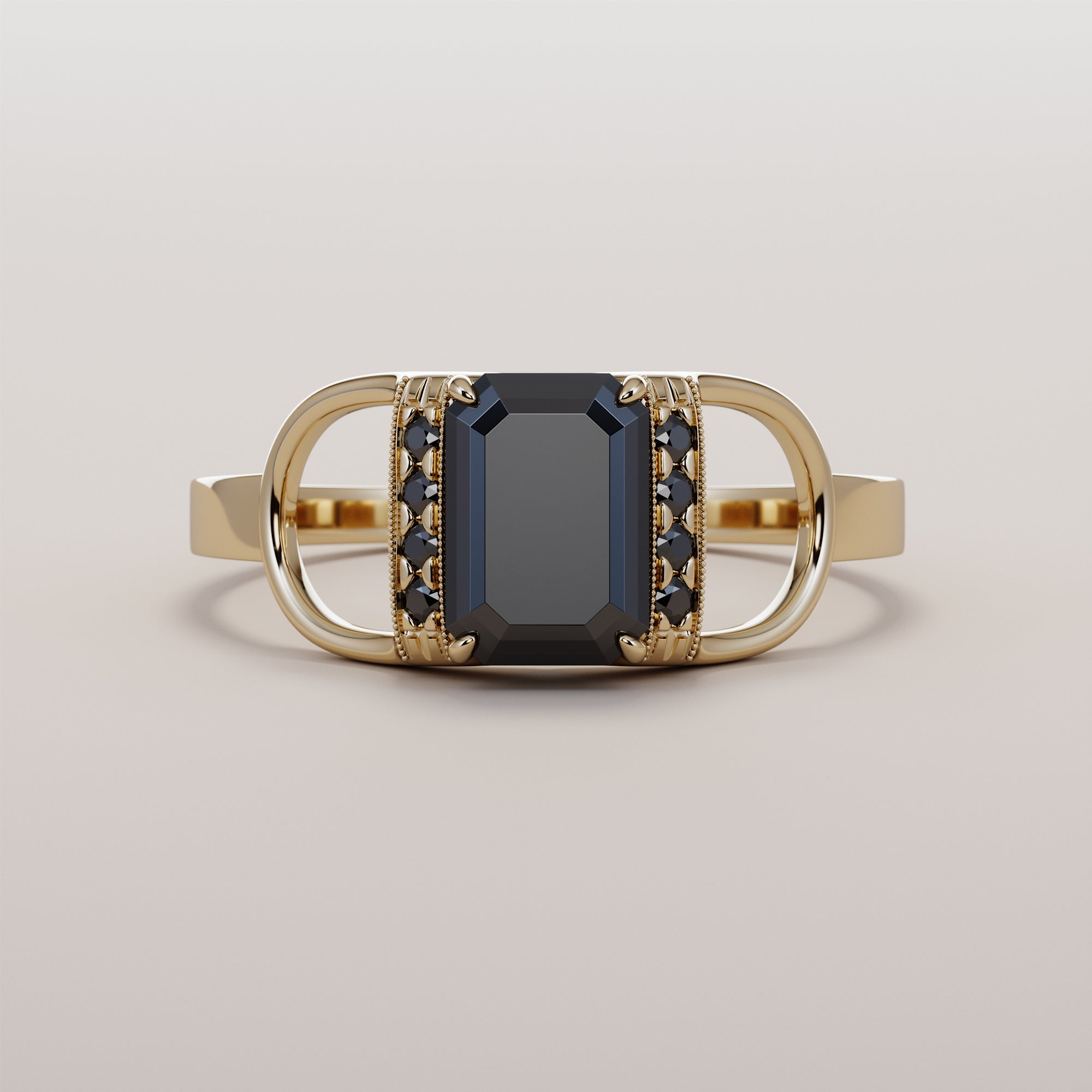 English Stirrups Ring With Cenntral Black Diamonds - Gold