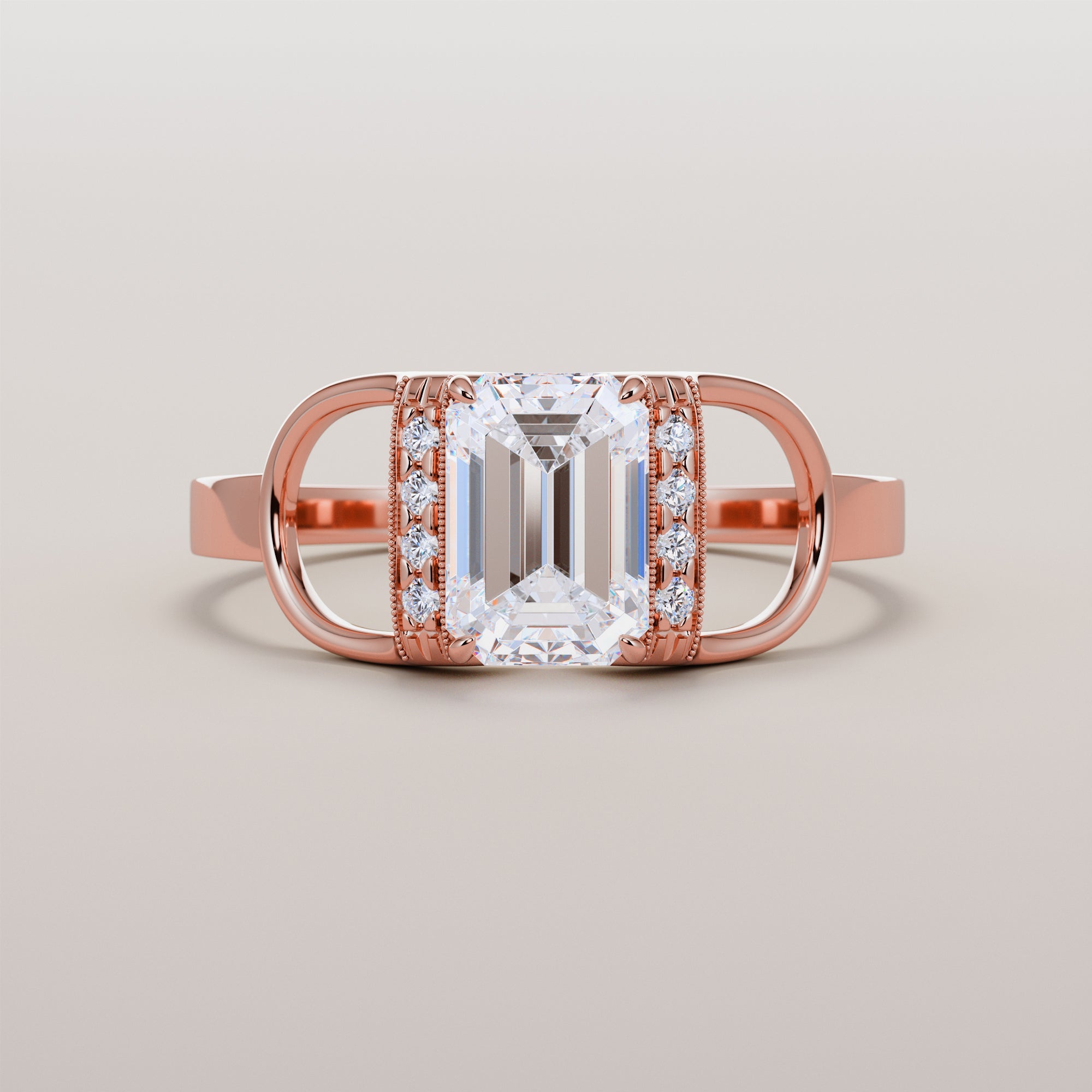 English Stirrups Ring With Cenntral White Diamonds - Gold