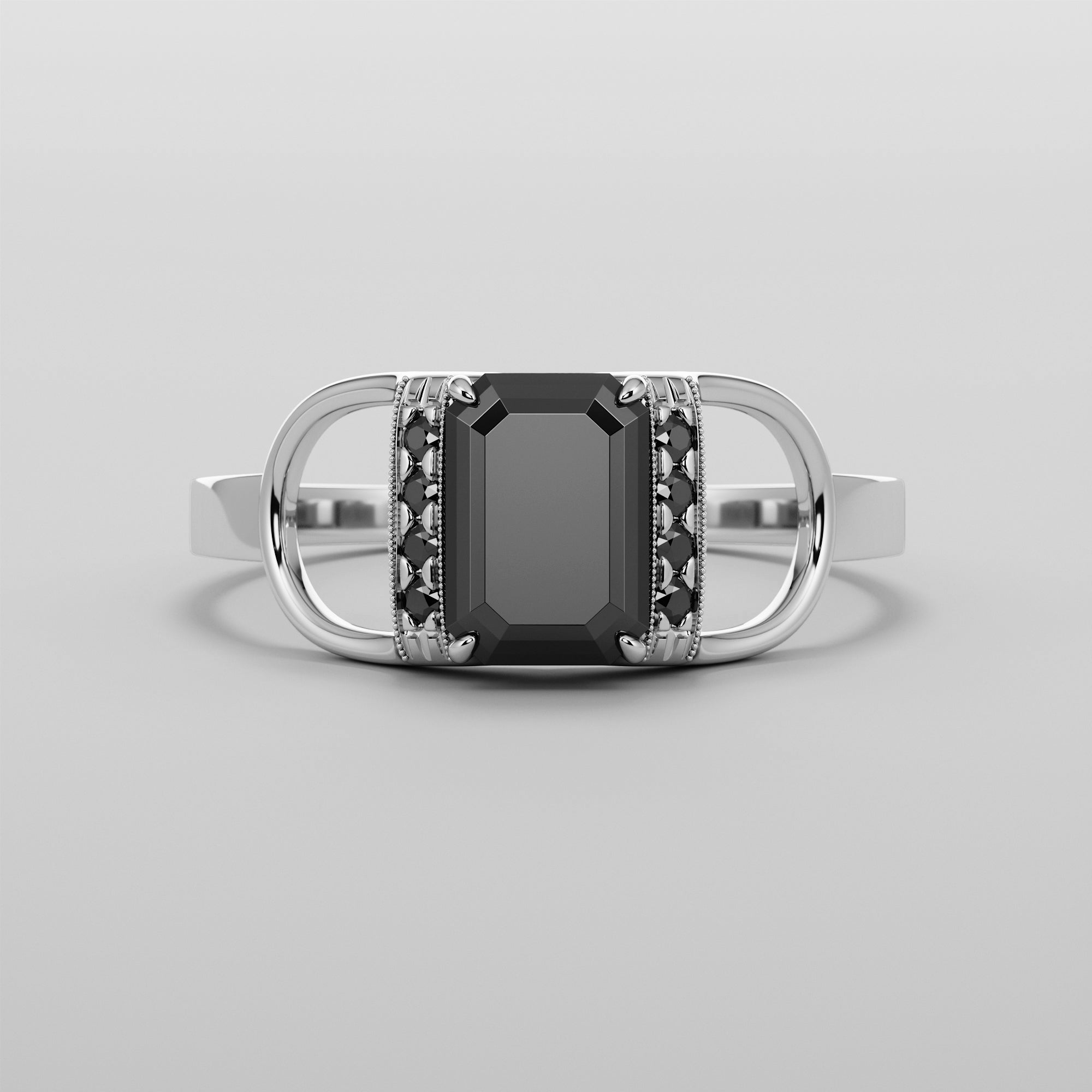 English Stirrups Ring With Cenntral Black Diamonds - Gold